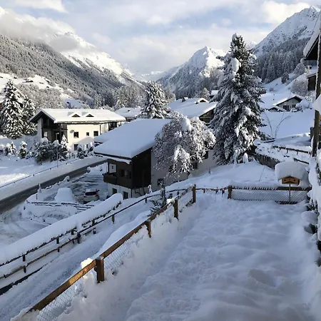 Charmantes Mit Super Aussicht In Berge! Klosters-Serneus